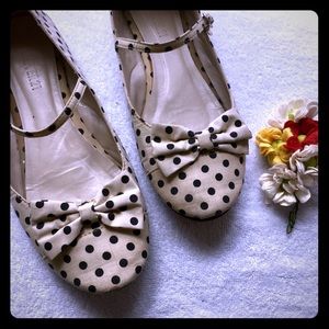 Cute polka dot Mary Jane flats - Forever 21